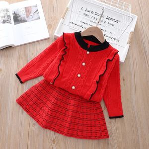 Set di abbigliamento Vestiti per bambina di Natale Inverno 2021 Nuovi set di abbigliamento Stampa casual Maglione lavorato a maglia Cardigan + Gonna a pieghe Abito a due pezzi 230927