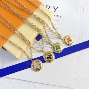 Topp sälj 18k guldpläterad lyx varumärkesdesigner runda hängen halsband rostfritt stål brev choker hänge halsband kedja smycken tillbehör gåvor utan låda