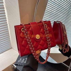 2023 New Chain Women's Advanced Shoulder with High Quality Red Bag Handbag Factory Wholesale Retail