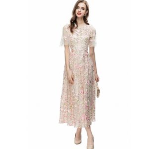 Women's Runway Dresses O Neck Short Sleeves Embroidery Floral Layered Elegant Party Prom Gown