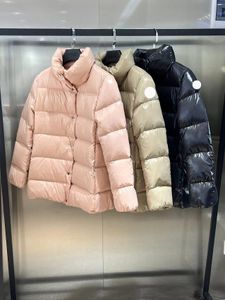 Designer-Damen-Puffermäntel, Daunenjacke, besticktes Abzeichen, Winterwärme, Damen-Puffermäntel, Wollkragen, Wintermantel