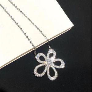 Brand New Stunning Luxury Jewelry Real 925 Sterling Silver Pave White Sapphire CZ Diamond Sunflower Pendant Women Clavicle Necklac255y