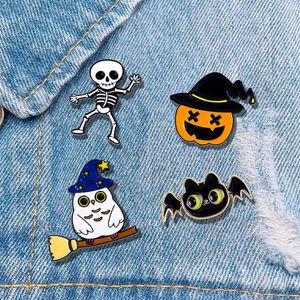 Designer Luxury Brooch Halloween Cartoon Funny Brooch Badge Cute Ghost Pumpkin Witch Bat Badge Metal Bag Buckle