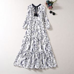 Lace up dress, new for early autumn 2023, European and American style fashion V-neck tie up waist large swing dress