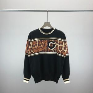 5 Erkek Sweaters Crewneck Çizgili Kazak Erkek Alfabe Jakar Tasarımcı Sonbahar ve Kış Moda Sıcak Örgü Sweater Yumuşak Kaşmir Karışım Kumaş Üst Boyut ZP38