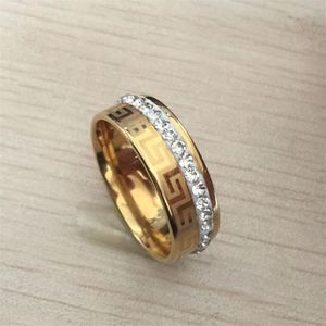 2017 Ny lyxig högkvalitativ bred 8mm 316 Titan Steel Yellow Gold Plated Greek Key Wedding Band Crystal Ring Men Women273C