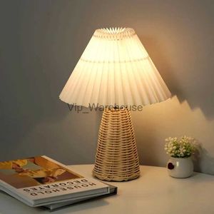 Table Lamps ZK50 USB Creative Rattan Pleated Table Lamp Retro Bedroom Desktop Decoration Bedside Lighting Fixture YQ231006