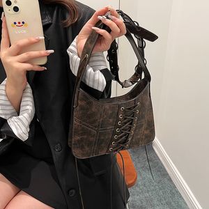 Fábrica atacado bolsa de ombro moda rua tecido bolsa retro couro moda celular moeda bolsa personalidade legal rebite mochila punk 177 #