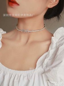 Chokers Designer New INS Diamond Inlaid Letter Swivel Collar Light Luxury and Simple Fashion Accessories 0INA