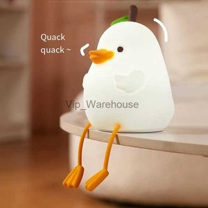 Bordslampor Creative Gift Söt Duck Pear Silicone Pat Light Bedroom Bedside Decoration Soving With Decompression Night Light YQ231006