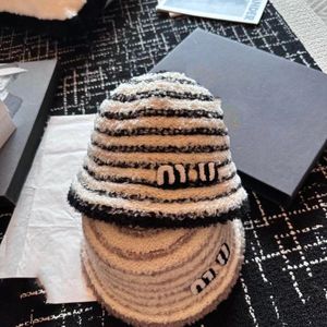 Mi Umi U Cotton Bucket Warm Hat Classic Logo Letters Short Velvet Fisherman Hat Stylish Winter Must-Have