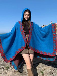 Scarves Poncho Woman Vintage Geometric Shawl Autumn and Winter Split Thermal Cape Hooded Outdoor Travel Pashimina 231007