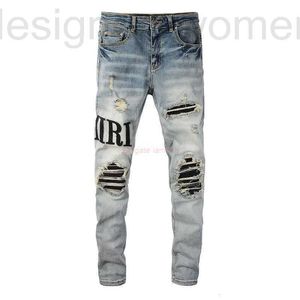 メンズジーンズデザイナーの衣料品デニムパンツ866トレンディブランドライトカラーパッチ引き裂かれた生地が摩耗しているスリムフィッティング小さな足のハイストリートPY50