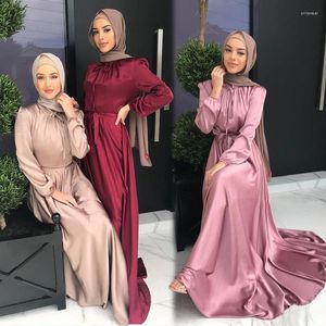 Etniska kläder Silk Abayas för kvinnor lyxiga muslimska klänningar långa ärmar Lady Elegant Dubai Indonesia Satin Maxi Robe Caftan Marocain Femme