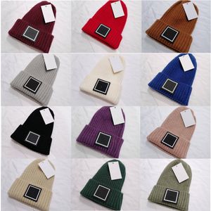 2023 nuovi berretti a punta da donna di design di lusso 13 colori berretti di marca cappelli con etichetta e logo colori semplici e solidi all'ingrosso