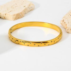 Bracciale elegante braccialetto con fibbia a stella in acciaio inossidabile placcato oro 18k con pietra di vetro per gioielli da donna con texture dorata