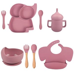 Tazze Piatti Utensili 3/5/8 PZ Set alimentazione bambino in silicone Piatto Ventosa Ciotola Tazza Bavaglini Cucchiaio Forchetta Set Stoviglie antiscivolo Stoviglie Piatti Senza BPA 231007