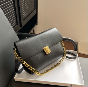 Niszowa konsystencja łańcuchowa torba dla kobiet nowy trend mały kwadratowy torba wszechstronna One Rampa Crossbody Winpe Bag