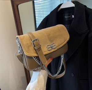 Усовершенствованная женская сумка подмышки с цепочкой, осень/зима 2023, новая универсальная сумка на флип на одно плечо, косая сумка цвета хаки