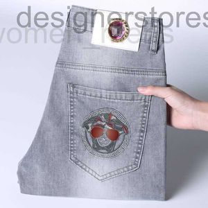 メンズジーンズデザイナースプリンググレイメンズジーンズレギンススリム刺繍ズボン2NEC W7B0