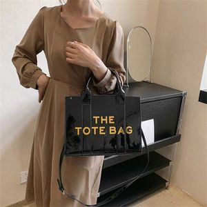 Tiktok Live Broadcast Shinginy Hand-Held for Women 2023 New Fashion Printed Cross Body Number 764