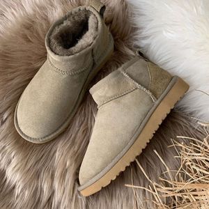 Designer stövlar kvinnor läder stövlar fläta bekväma australien stövlar mocka fårskinn kort mini bow khaki svart vit rosa marin utomhus sneakersqu