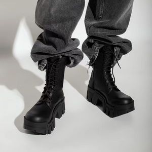 Dantel ayak bileği botları buzağı deri siyah topuklu patik yuvarlak ayak parmağı orta blok topuklu kadınlar moda ayakkabı eskiz mat calfskin lüks tasarımcı gündelik fabrika ayakkabı