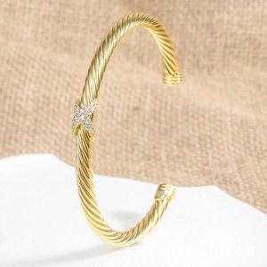 Bracelet Cuff Women 4mm Cable 8 Shaped Cross Full Imitation Diamond X-opening Charm Trendy Elegant S Designers Bracelets Jewelry Gift Wholesale Birthday