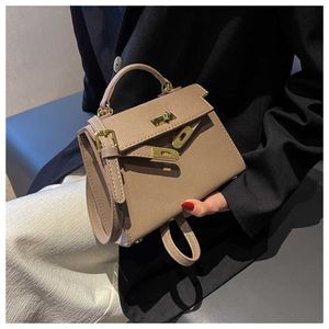 Western Style Cross Body Square와 품질 높은 작은 초기 새로운 패션 스타일