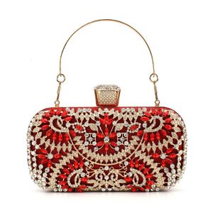 Borse da sera Colore rosso Scava fuori Moda Frizione Diamanti di lusso Festa floreale Borse da sposa Borsa 231006