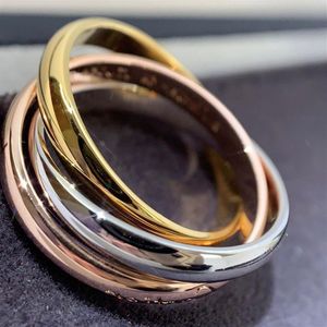 Trinity Series Ring Tricolor 18K Gold Plated Band Vintage Jewelry Officiella reproduktioner Retro Fashion Avned DiArmants Exquisite 302f