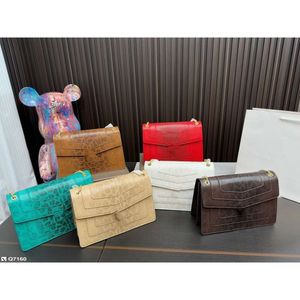 Popularny luksusowy przepływ flow Lou Tassel torebka torebka damska skórzana torba na ramię Tassel Portfel Messenger Designer Crossbody Torka wieczorna torba 104755