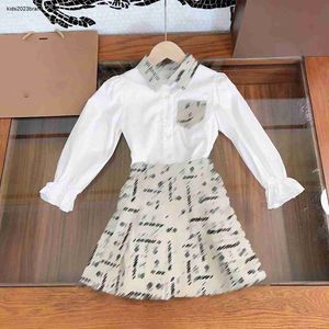 дизайнерский детский осенний костюм Платье костюмы для девочек Размер 90-150 см 2 шт. Рубашка с длинными рукавами и короткая юбка с логотипом Oct05