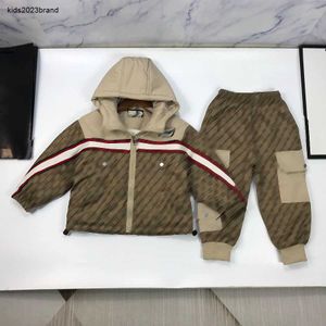 designer Tracksuits autumn Hooded jacket set for kids Size 90-150 CM 2pcs Velvet zippered jacket and pants Oct05