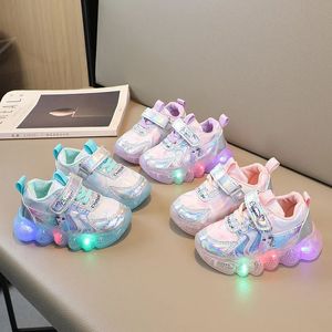Sneakers 2023 Spring and Autumn Girl Baby Shoes Led Light Boy Mesh Surface Bital Children S Soft Soled Sports 231007