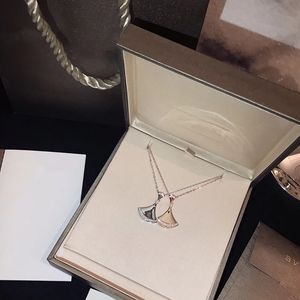 Fashion Luxury Women Jewelry Silver Bracelet Simple Versatile Fan Style Rhinestone Inlay Design Charm Exquisite Designer Noble and Elegant Lady gold Pendant