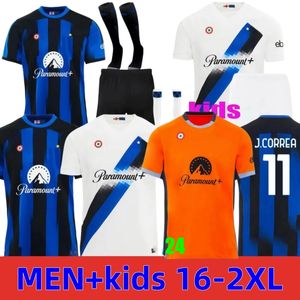 23 24 inter ميلان كرة القدم قمصان Skriniar Correa Lautaro Dzeko Asllani Football Shirt Brozovic 2023 Thuram Martinez Barella Calhanoglu Foving Men Kids Kids Kit