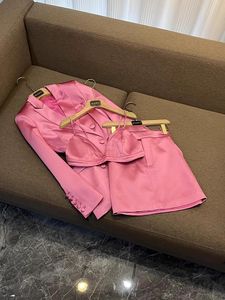 2023 Autumn Pink Solid Color Two Piece Dress Set Lång ärm hackad-Lapel dubbelbröst blazers topp med Camisole och korta kjoldräkter Set O3O061201