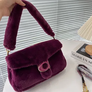 Toppdesigner Faux kvinnors handväska kanin päls stor kapacitet handväska högkvalitativ mussling justerbar axelband crossbody väska