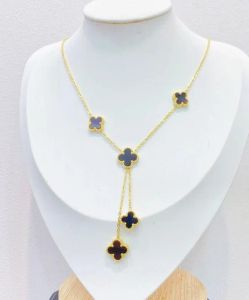 Luxur Designer 18K Gold Plated Four-Leaf Clover Double-Sided Necklace Fashion Titanium Pendant Halsband Julbröllopsfest smycken