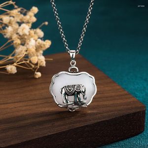 Colares Pingente China Estilo Vintage Thai Prata Banhado Colar Incrustado Hetian Jade Elefante Mascote Para Homens E Mulheres Jóias