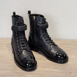 Designer de botas de luxo mulheres sapatos plataforma base conforto em relevo botas de marca de couro preto rosa marfim inverno moda motocicleta martin botas qualidade