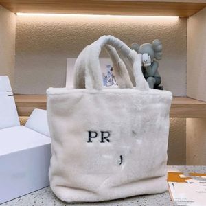 Designer Totes Bag Letter Shopping Bags Shoulder Bags Winter Teddy Handbag Women Large Casual Tote fall winter Teddy Purse