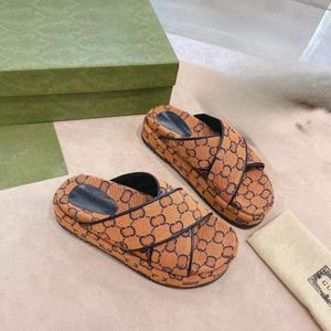 W410308 Designer Slippers Thick Soled Herringbone For Women Outside 2023 Summer New Printed Sponge Cake Sandals Women's Shoes