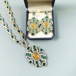 Designer Collection Retro Style Necklace Earrings Women Lady Inlay Green Cubic Zircon Yellow Oval Diamond Plated Gold Color Rhombus Pendant Chain smyckesuppsättningar