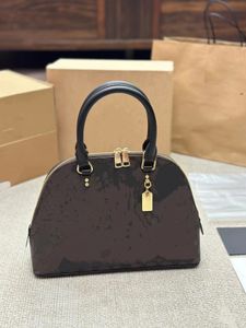 2023 Ny produkt Topp Luxury Design Women's Fashion Classic Shell Bag Cowhide Material Vintage Bagage Handle Super Versatile Handheld Crossbody Bag