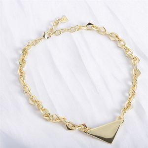 Designer Mens Womens Gold Triangle Pendants Necklace Female Couple Golden Chain Pendant Jewelry On The Neck Gifts Necklaces Accessories