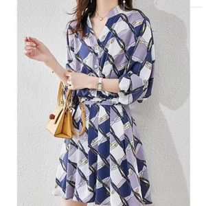 Women's Sweaters Spring/Summer 2023 V-neck Waist Slim Plaid Dress Versatile Mid Length