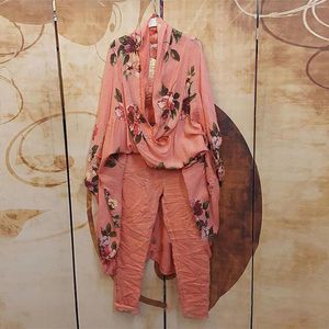 Kvinnors tvåbitar byxor Kvinnor passar Etniskt blommigt tryck Boho bomullslinne Set Skjortor Set Summer Baggy Loose Short Sleeve Female Outfits