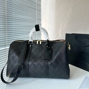 Designerväska CC Duffle Bag Women Bagage Läderhandväska stora resväskor Tote 230724